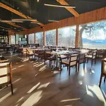Hotel Lago Grey